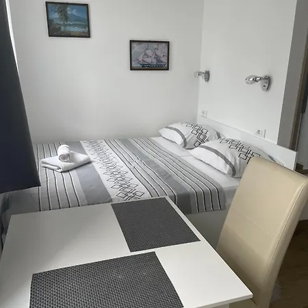 Apartment In Mit Garten Und Terrasse Fazana
